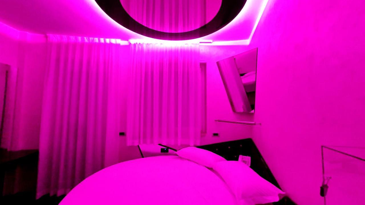 C Rooms - Love Motel Monza Cinisello Balsamo Exterior foto
